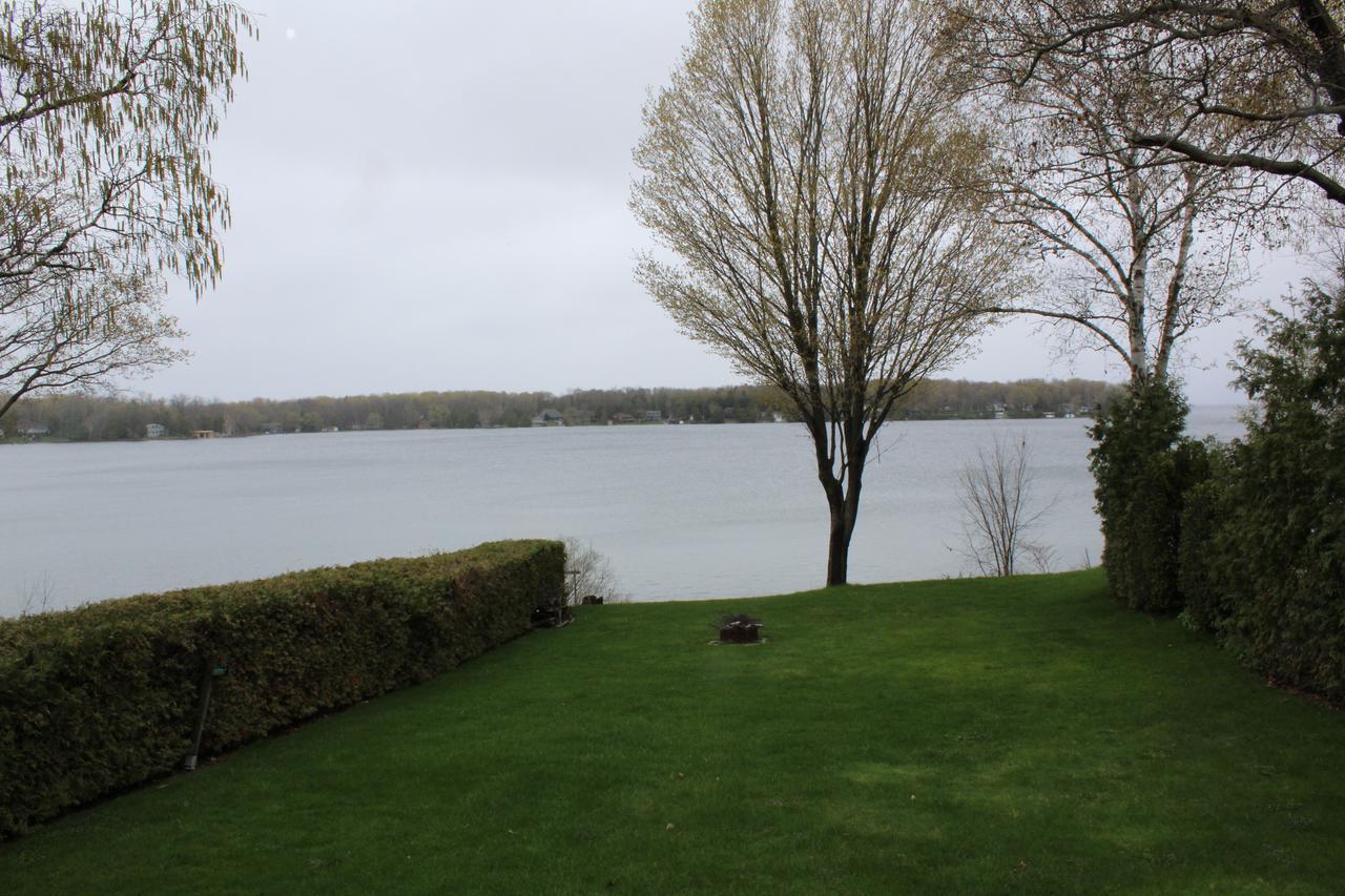 Water'S Edge B & B Oro-Medonte Exteriér fotografie